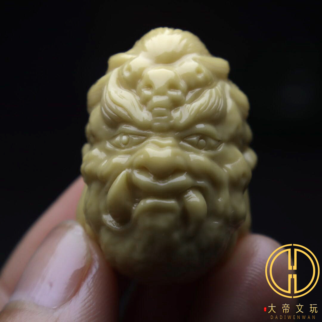 金膏玉大黑天黄财神背云手串雕件