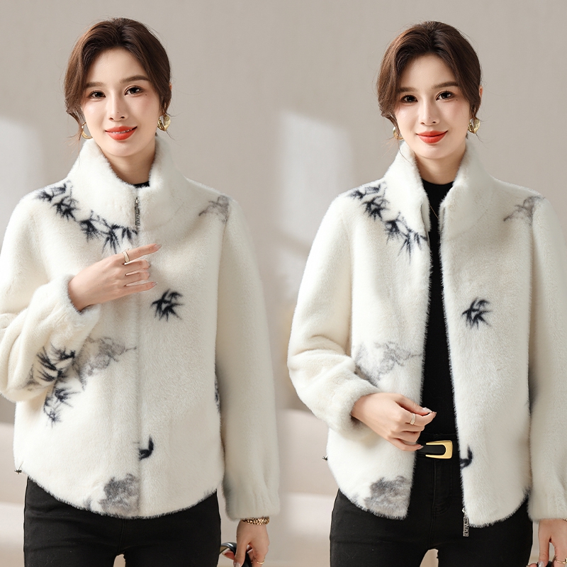 中年妈妈仿水貂绒皮毛一体外套女2025冬装新款阔太太时尚气质上衣