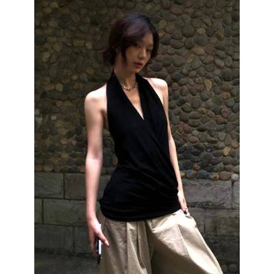 美式辣妹挂脖吊带t恤女夏季穿搭交叉深V领背心设计感修身露背上衣