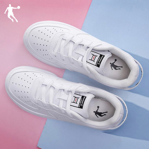 乔丹经典小白鞋男女情侣板鞋