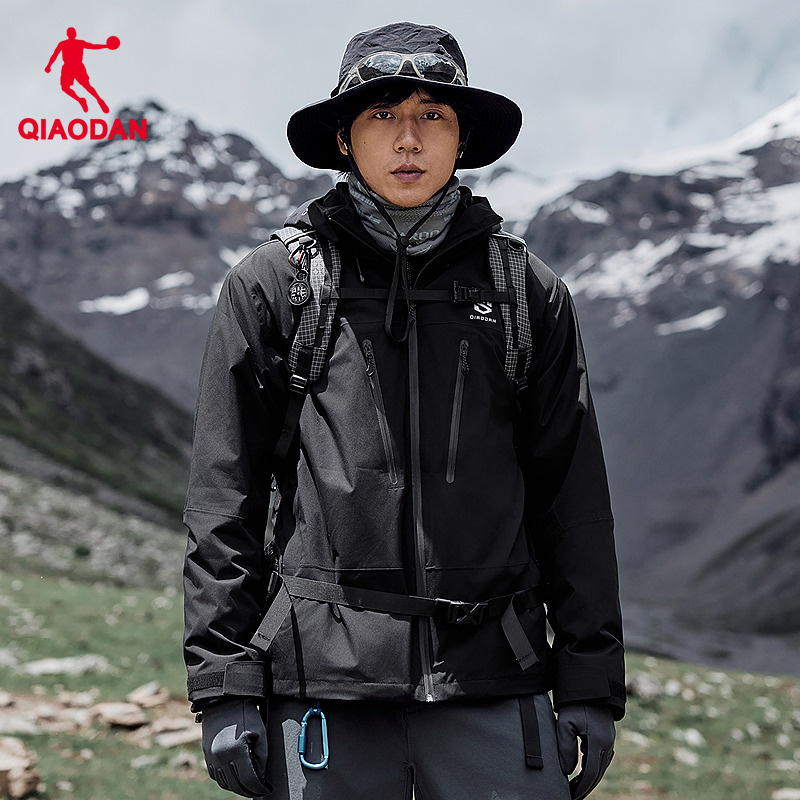 中国乔丹防水冲锋衣登山服男