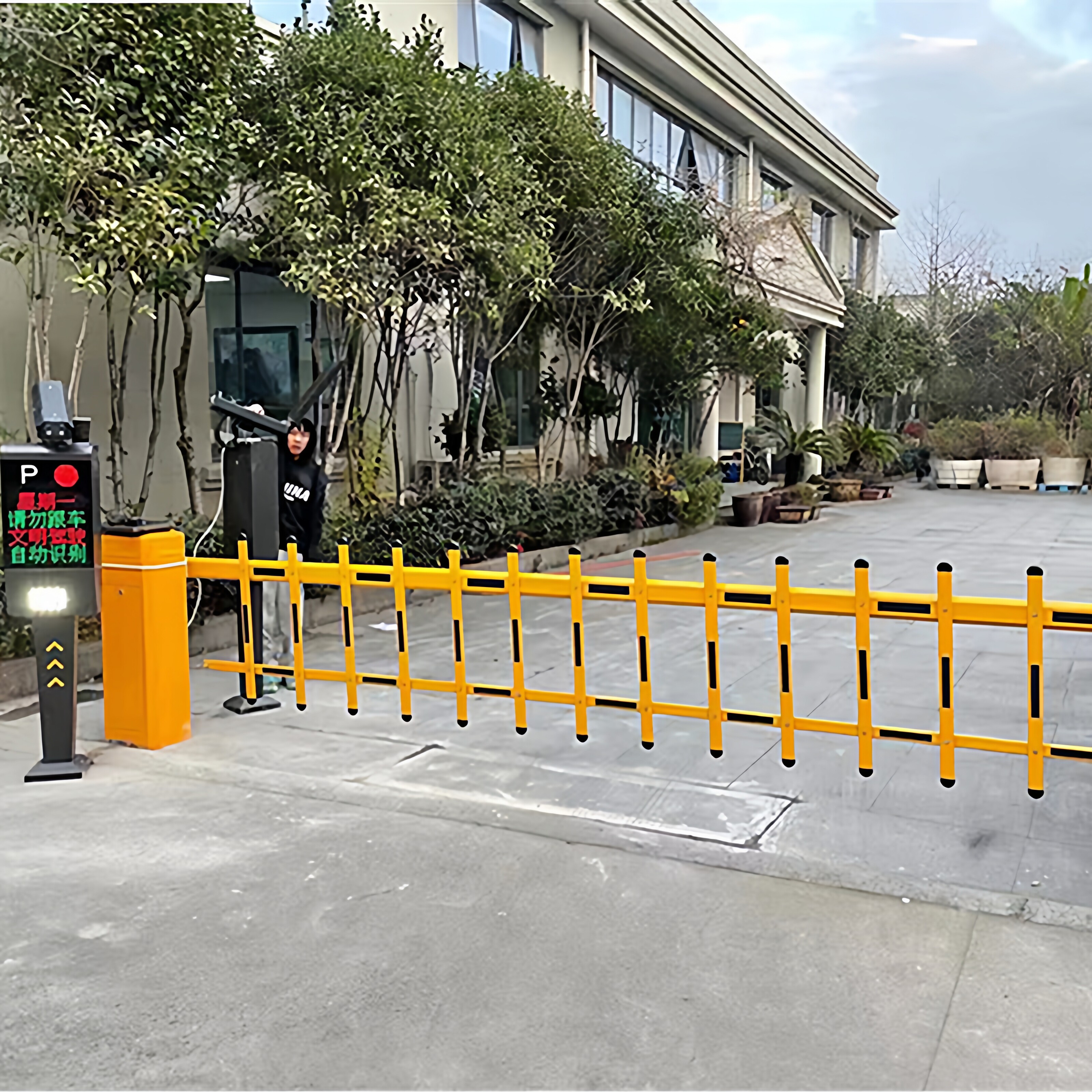 道闸机小区停车场 电动门禁系统栅栏道闸 升降伸缩杆起落拦车直杆