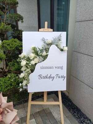 婚礼立体新品迎宾插花立牌酒店门口装饰布置KT板双面人形立牌结婚