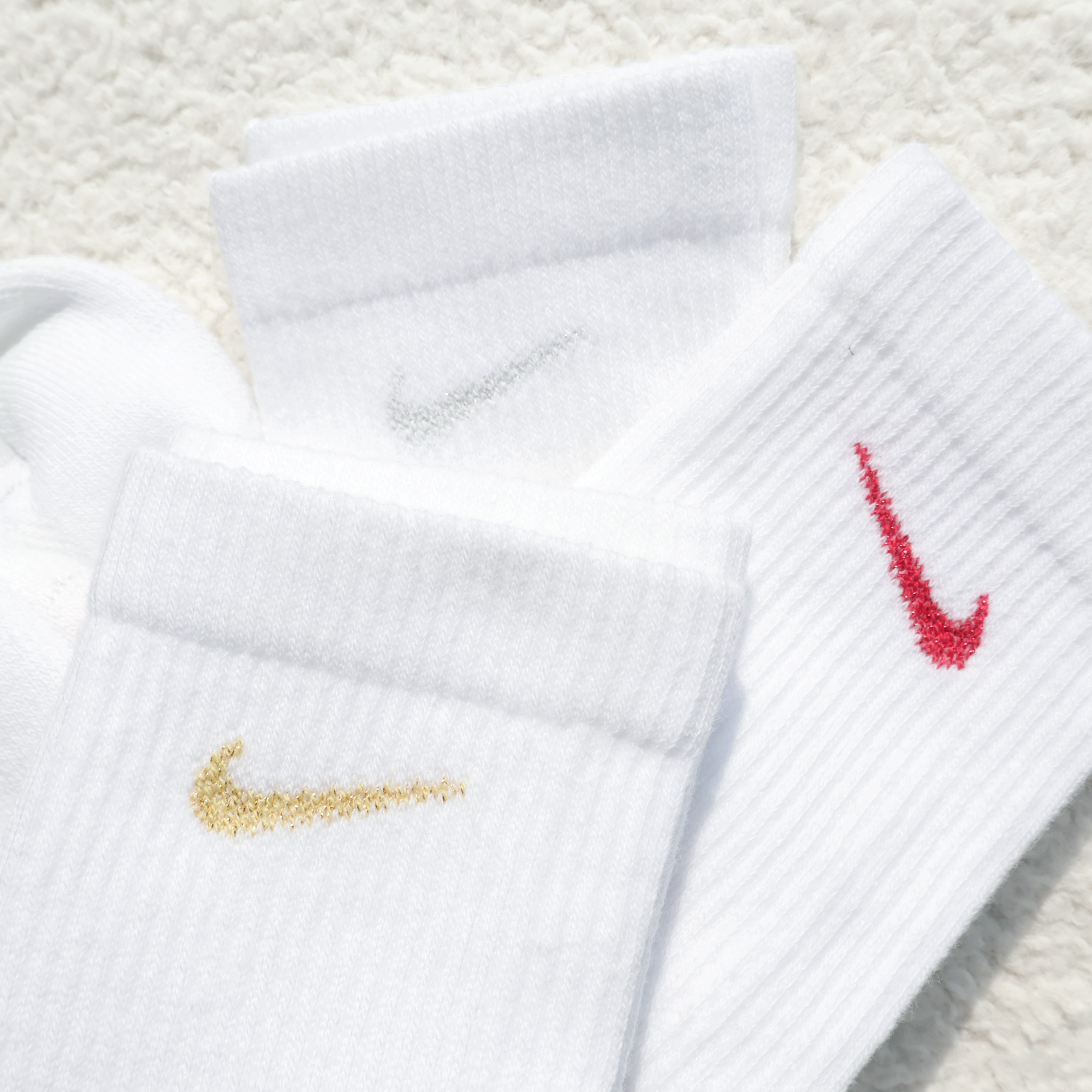 Nike男女同款中高筒闪线运动袜