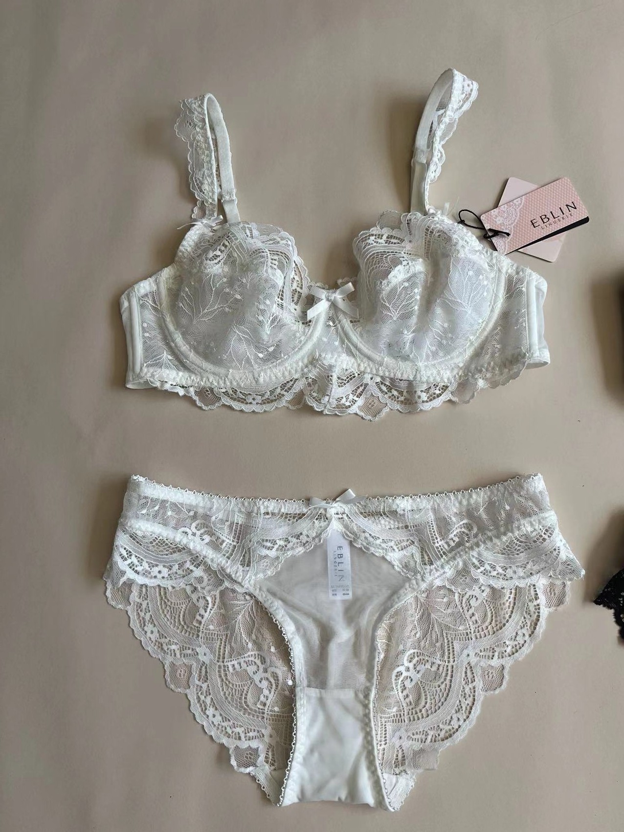 韩国EBLIN白色时尚蝴蝶结性感蕾丝肩带透气舒适聚拢女士内衣套装