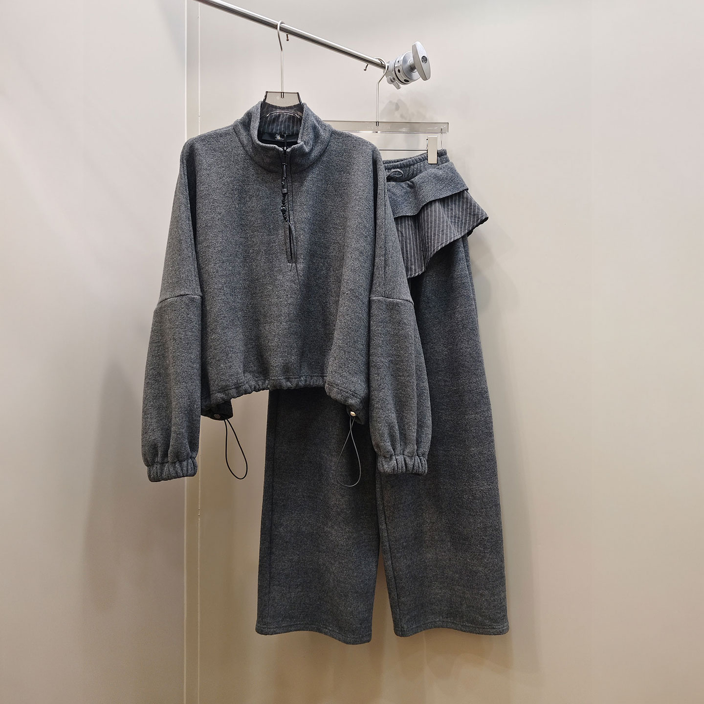 0MB.欧洲站新品HELMCH慵懒风假两件抽绳收腰立领卫衣阔腿裤两件套