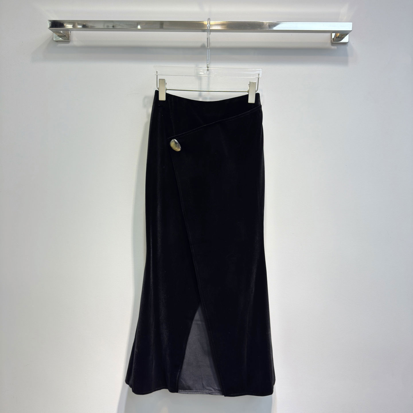 0MB.欧洲站新品深圳南油女人味气质半身裙时髦百搭大金扣丝绒包裙