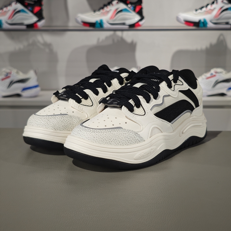 李宁正品女子耐磨休闲鞋