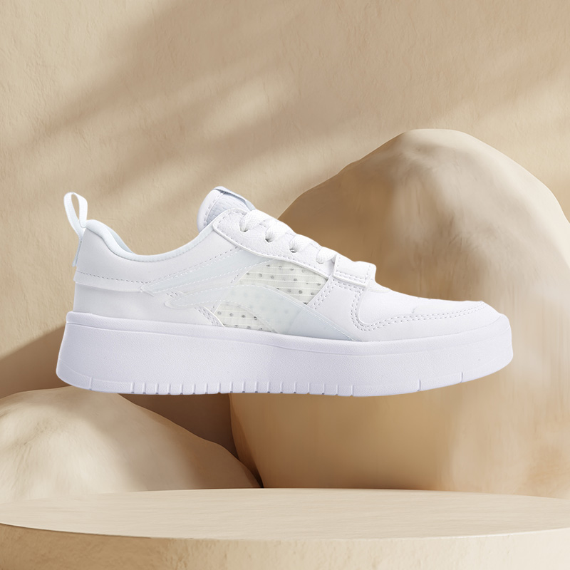 李宁正品女子运动板鞋AGCQ082