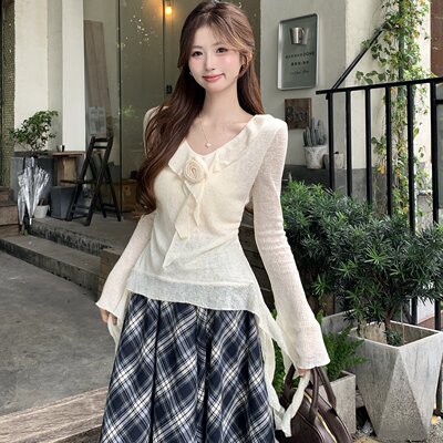 实拍温柔风秋季新款设计感别致花朵上衣复古格纹百搭半身裙