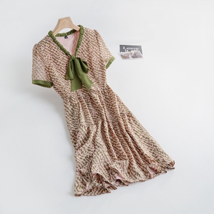 乔妮塔品牌女装2026夏季新款V领小碎花短袖中长款印花雪纺连衣裙