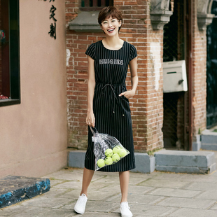 乔妮塔品牌女装2026夏季新款韩版短袖修身简约OL气质连衣裙中长款