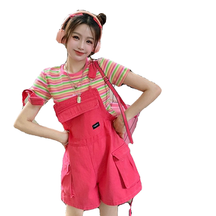 夏日多巴胺女孩穿搭套装一整套彩色条纹t恤上衣树莓色背带裤短裤