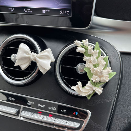 车载香薰香水铃兰花朵出风口