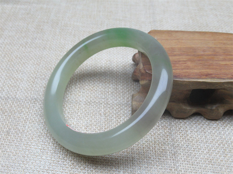 新疆天然和田玉青海料 翠青烟紫三色正圈女款手镯 高品收藏级