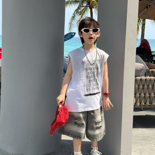 泰如2026夏季新款儿童韩版美式纯色字母无袖T恤男童休闲纯色坎肩
