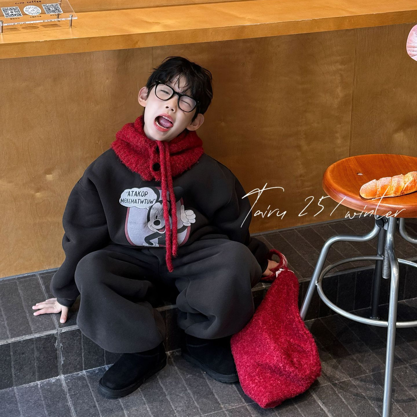 泰如2025冬季新款男童韩版卡通加厚套装儿童洋气保暖加绒上衣长裤