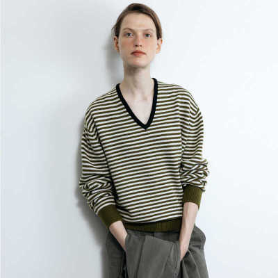 条纹毛衣新款设计感V领针织衫