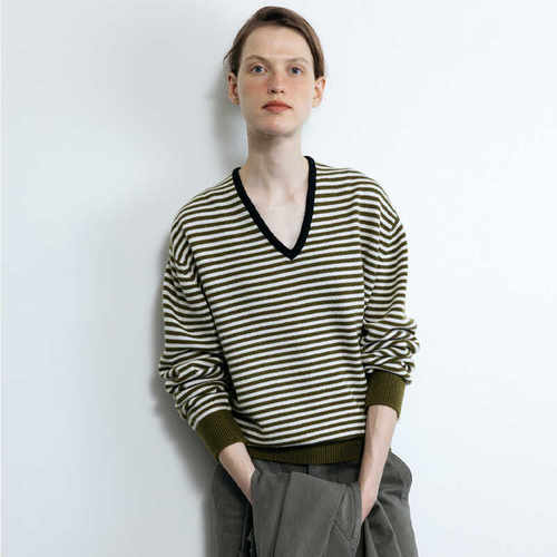 条纹毛衣新款设计感V领针织衫