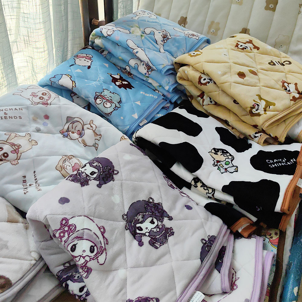 原单 卡通多款 法兰绒床垫子 蜡笔小新等 沙发垫 宿舍床垫 防脏垫