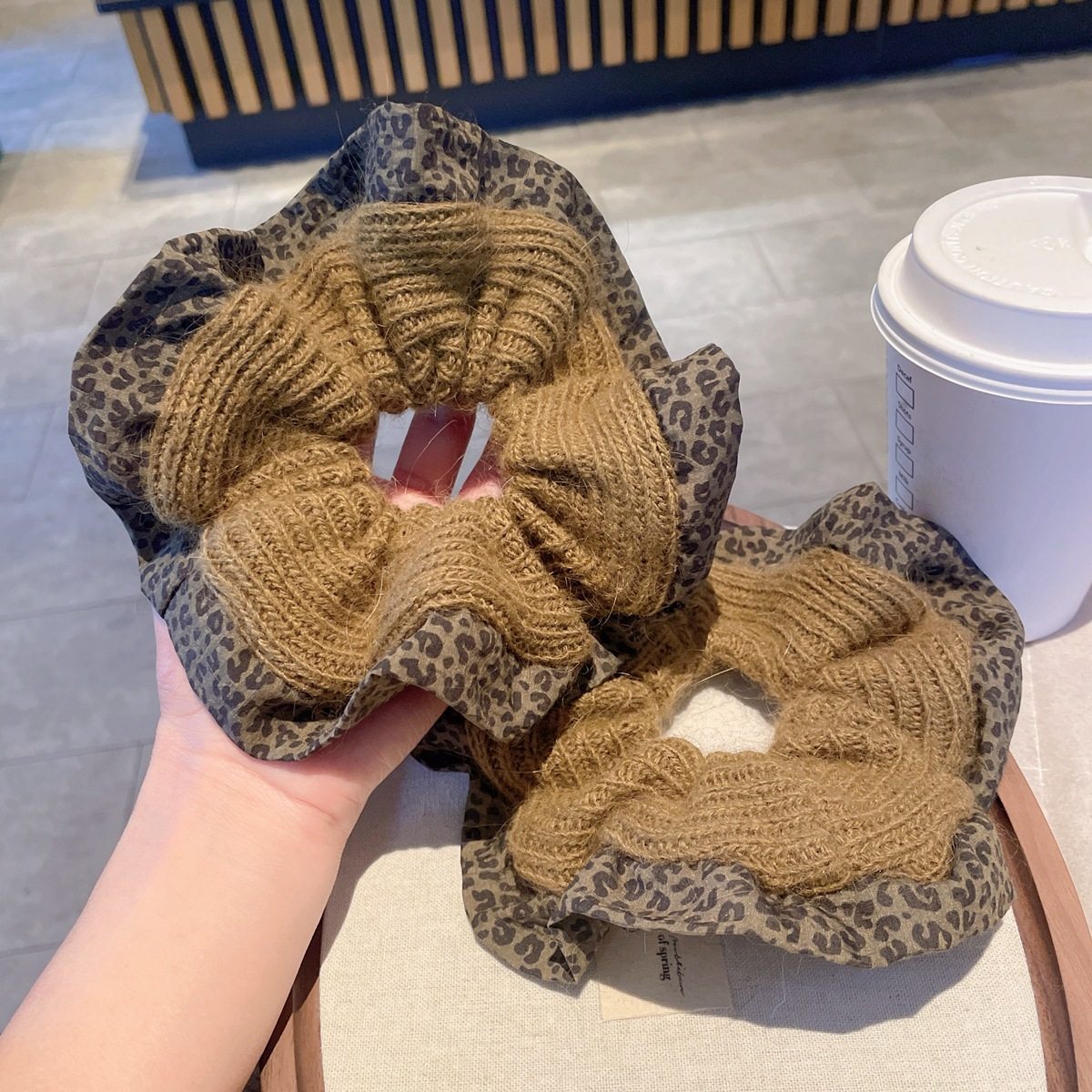 韩国创意设计感针织显白果绿豹纹包边肥肠圈温柔软糯毛绒头绳发圈