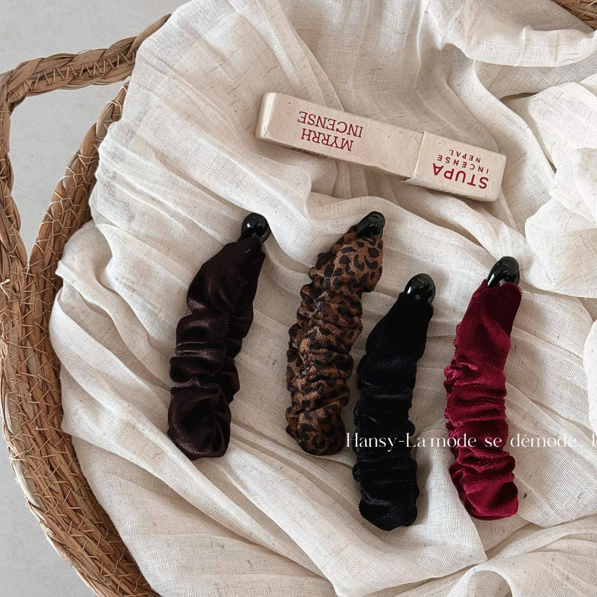 韩版复古布艺丝绒发夹女后脑勺2025新品豹纹香蕉夹高级感扭扭夹,饰品/流行首饰/时尚饰品新,民族风发饰,淘宝优惠券,粉丝福利购,淘宝优惠卷