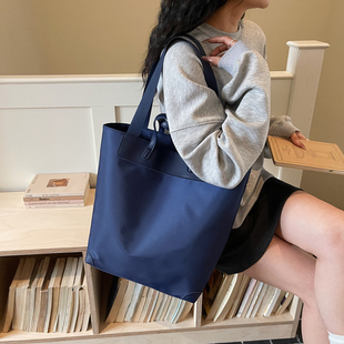 极简风尼龙布托特包女大容量通勤单肩包百搭手提包学生上课包新款