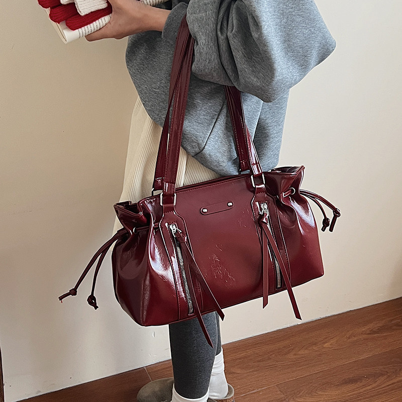 欧美大容量复古单肩包女2025秋冬新款通勤波士顿包外出旅行托特包,箱包皮具/热销女包/男包,托特包,淘宝优惠券,粉丝福利购,淘宝优惠卷