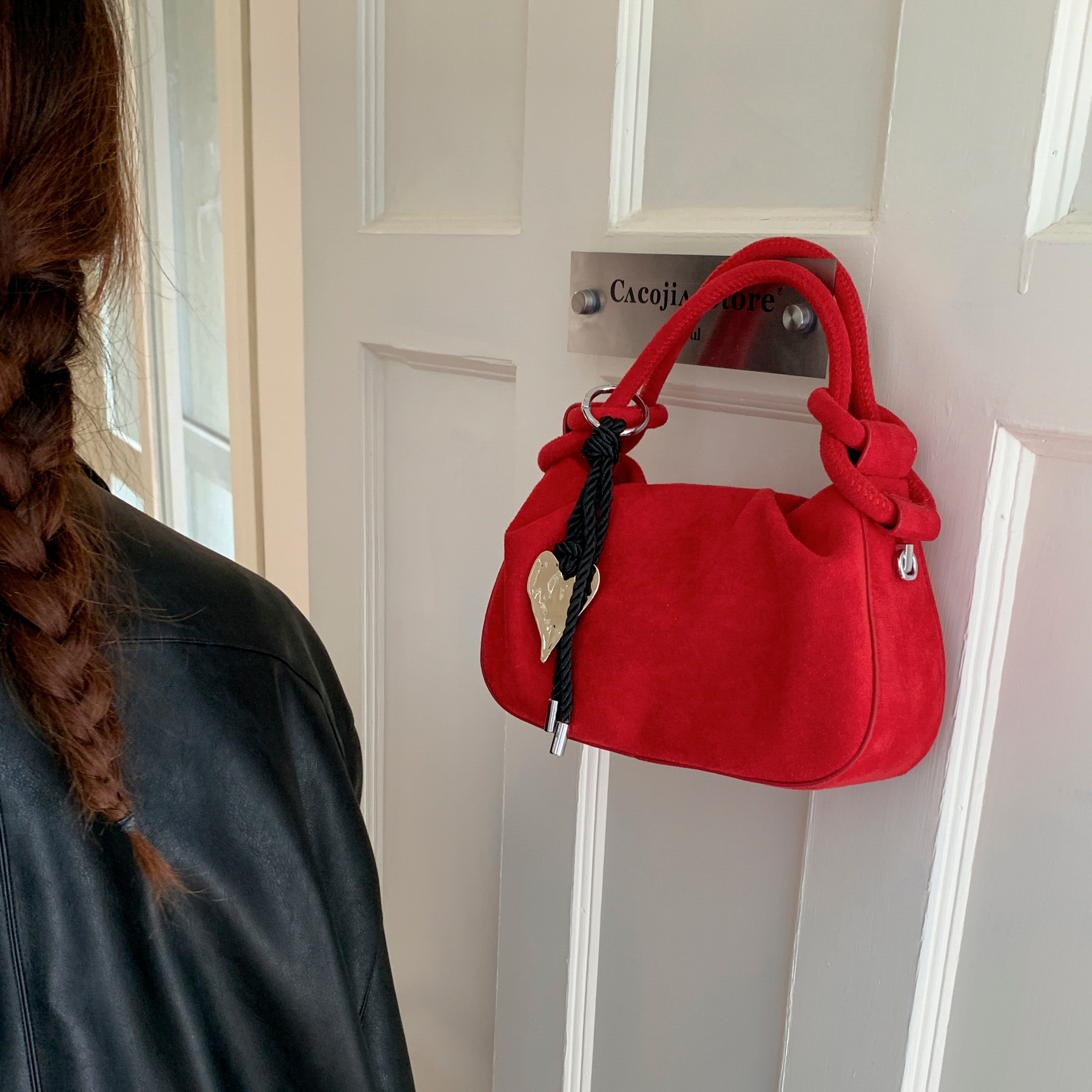 小众褶皱云朵包女2025早秋新款高级感绒面磨砂手提通勤单肩斜挎包,箱包皮具/热销女包/男包,通用款女包,淘宝优惠券,粉丝福利购,淘宝优惠卷