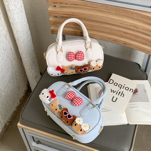 巨好看可爱少女斜挎包2026新款 卡通玩偶手提包女休闲百搭保龄球包