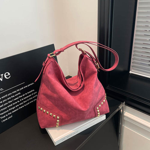 2026春夏磨砂hobo大容量斜挎包