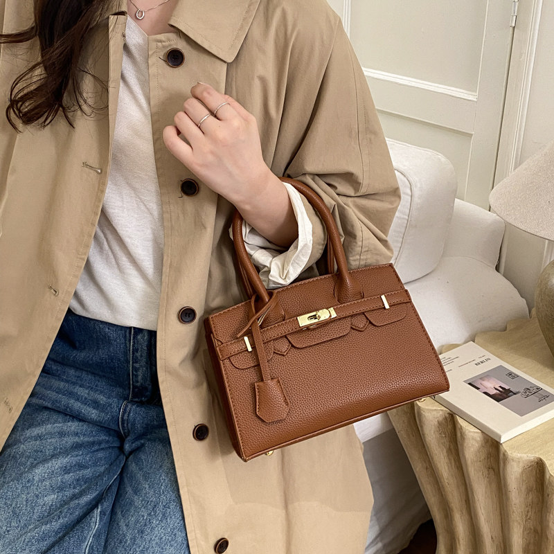 高级感洋气包包女2026春夏新款休闲小众设计斜挎包爆款手提凯莉包,箱包皮具/热销女包/男包,小方包,淘宝优惠券,粉丝福利购,淘宝优惠卷