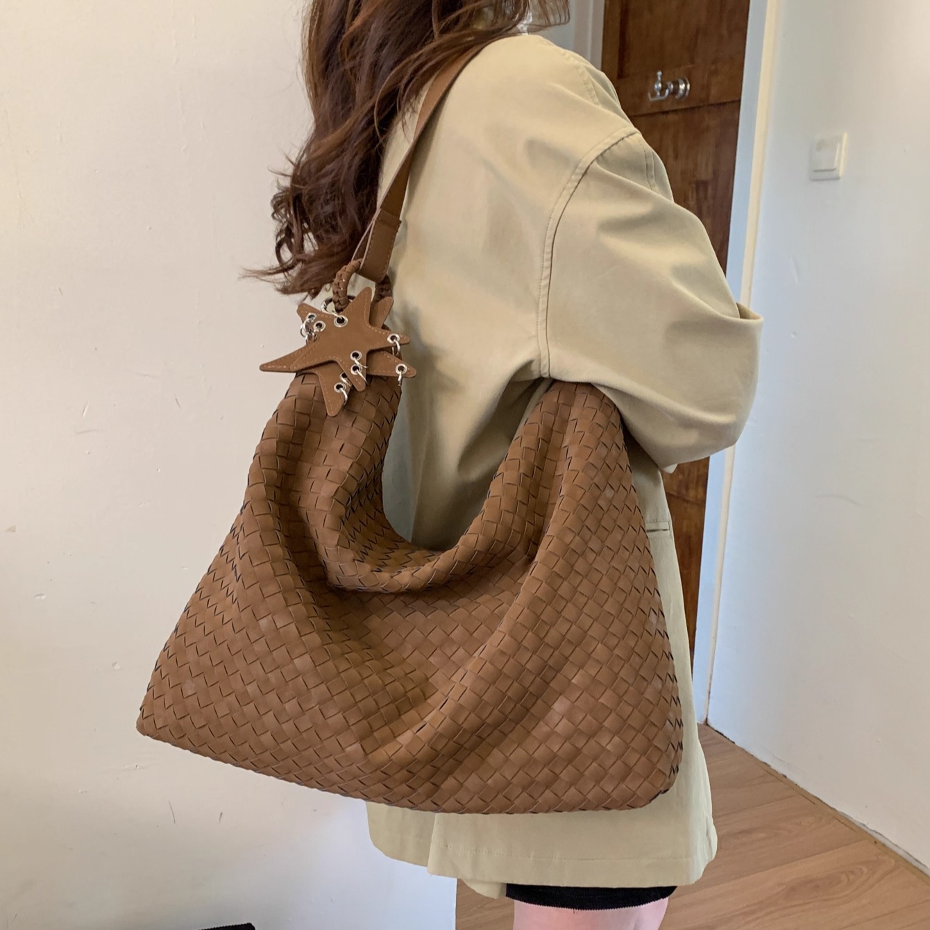 美拉德棕色编织包大容量托特包