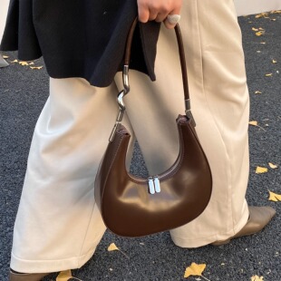 小众月牙包腋下包女通勤百搭高级感百搭单肩包新月包超火爆款包包