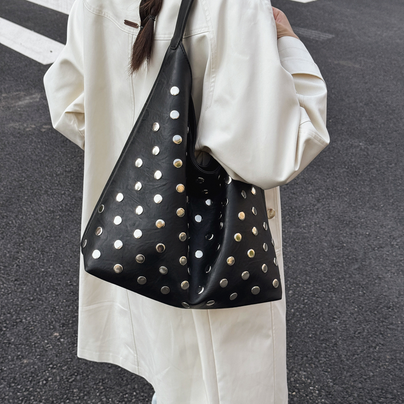 朋克机车风个性辣妹铆钉单肩包