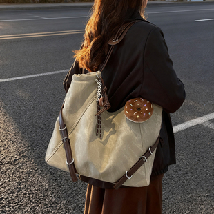 废土风复古大包包女2025新款 百搭大容量日常通勤包学生上课书包