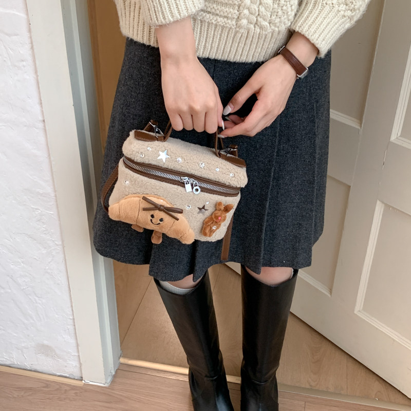 高颜值巨好看的包包小众手提毛毛包毛茸通勤单肩包可爱休闲斜挎包,箱包皮具/热销女包/男包,小方包,淘宝优惠券,粉丝福利购,淘宝优惠卷