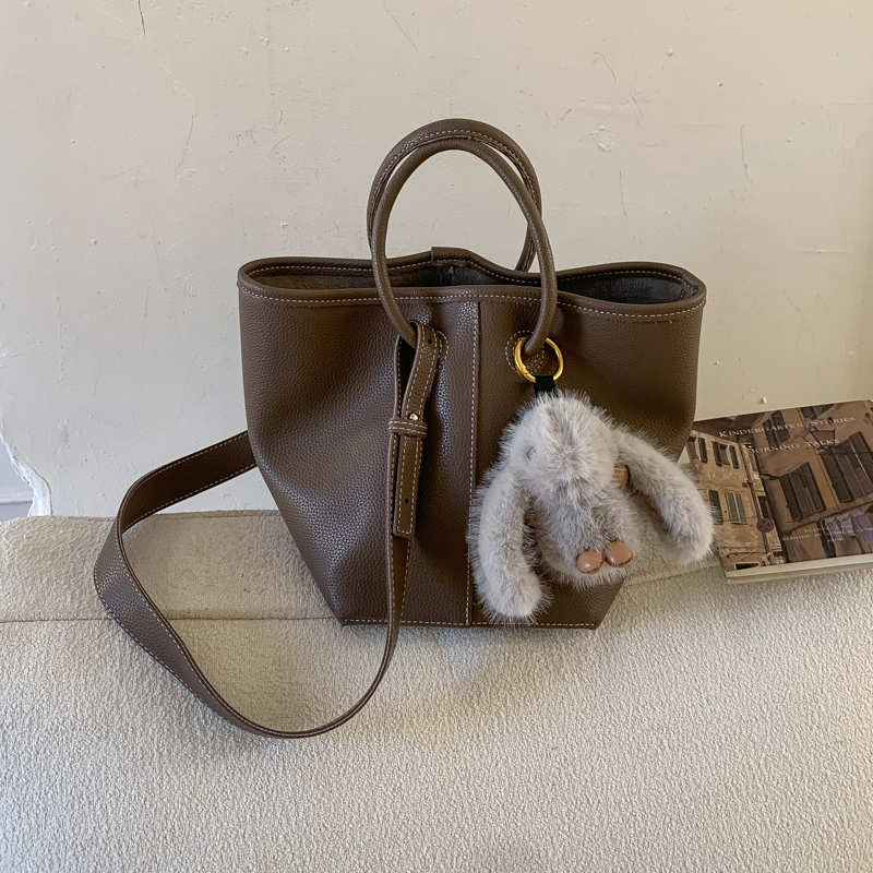 素韵格2025新款通勤百搭水桶包