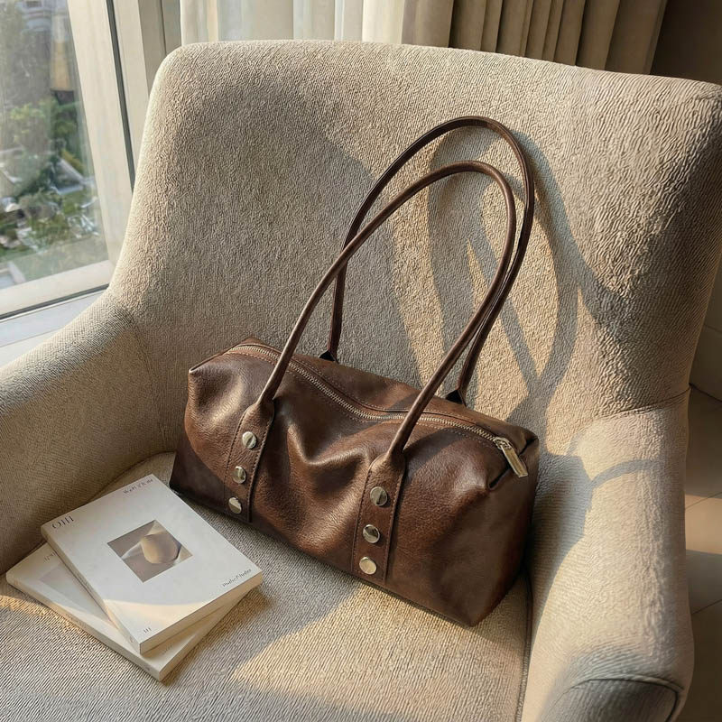 韩版小众设计铆钉大容量时髦保龄球包通勤百搭手提单肩包女枕头包,箱包皮具/热销女包/男包,腋下包,淘宝优惠券,粉丝福利购,淘宝优惠卷