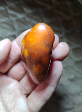 满玉玫瑰红红玉籽料，密度2.99，黄中有红玫瑰红，新疆和田玉籽玉