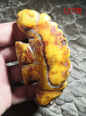 金黄皮钙化老籽料羊脂白玉雕刻    老古玩城遗留年代自定