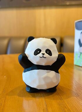 原创树脂木雕风可爱熊猫摆件创意精致熊猫花花家居桌面装饰品摆饰