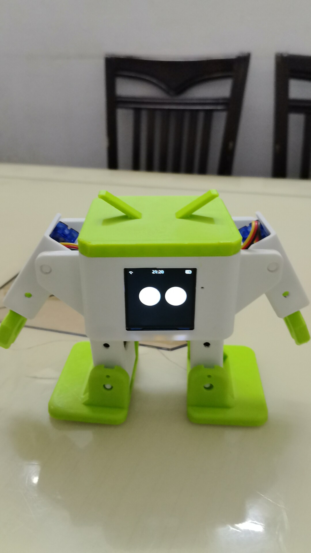 小智ai机器人,语音对话智能大模型语音控制智能机器人可跳舞