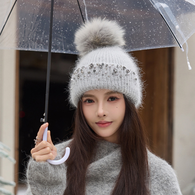 谷兜空间狐狸毛球秋冬出游亮钻女