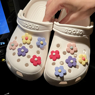 网红磨砂小雏菊花朵洞洞鞋配饰crocs鞋扣鞋花卡洛驰配件饰品装饰