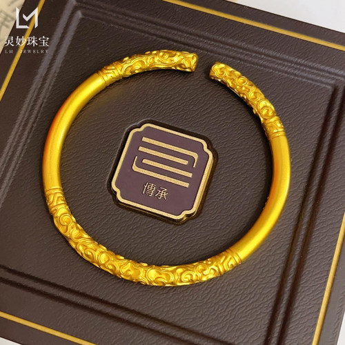 女沙金錾刻圆条金箍棒开口手镯