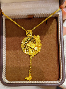 女沙金镂空碎冰冰蝴蝶圆牌项链