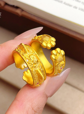 女沙金宽面錾刻闲窗猫趣开口戒指