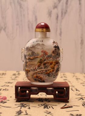 宫廷匠人手绘山水鼻烟壶
