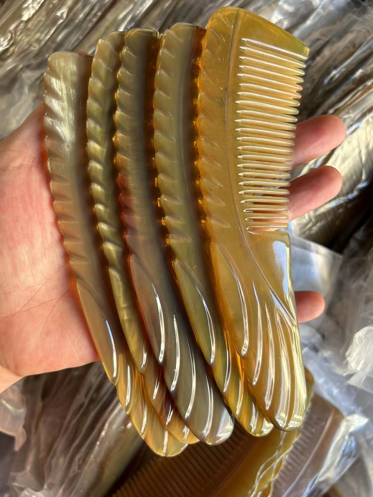 22厘米黄翘尖柄黄牛角梳翘尾梳尖柄梳黄牛角梳子